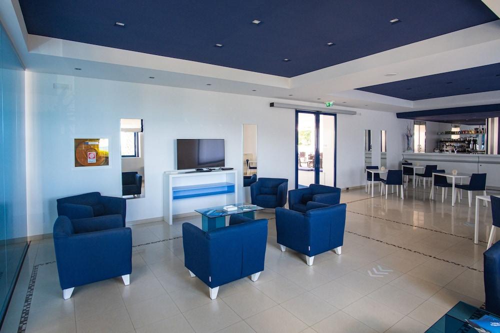 Ticho'S Greenblu Hotel كاستيلانيتا مارينا المظهر الخارجي الصورة