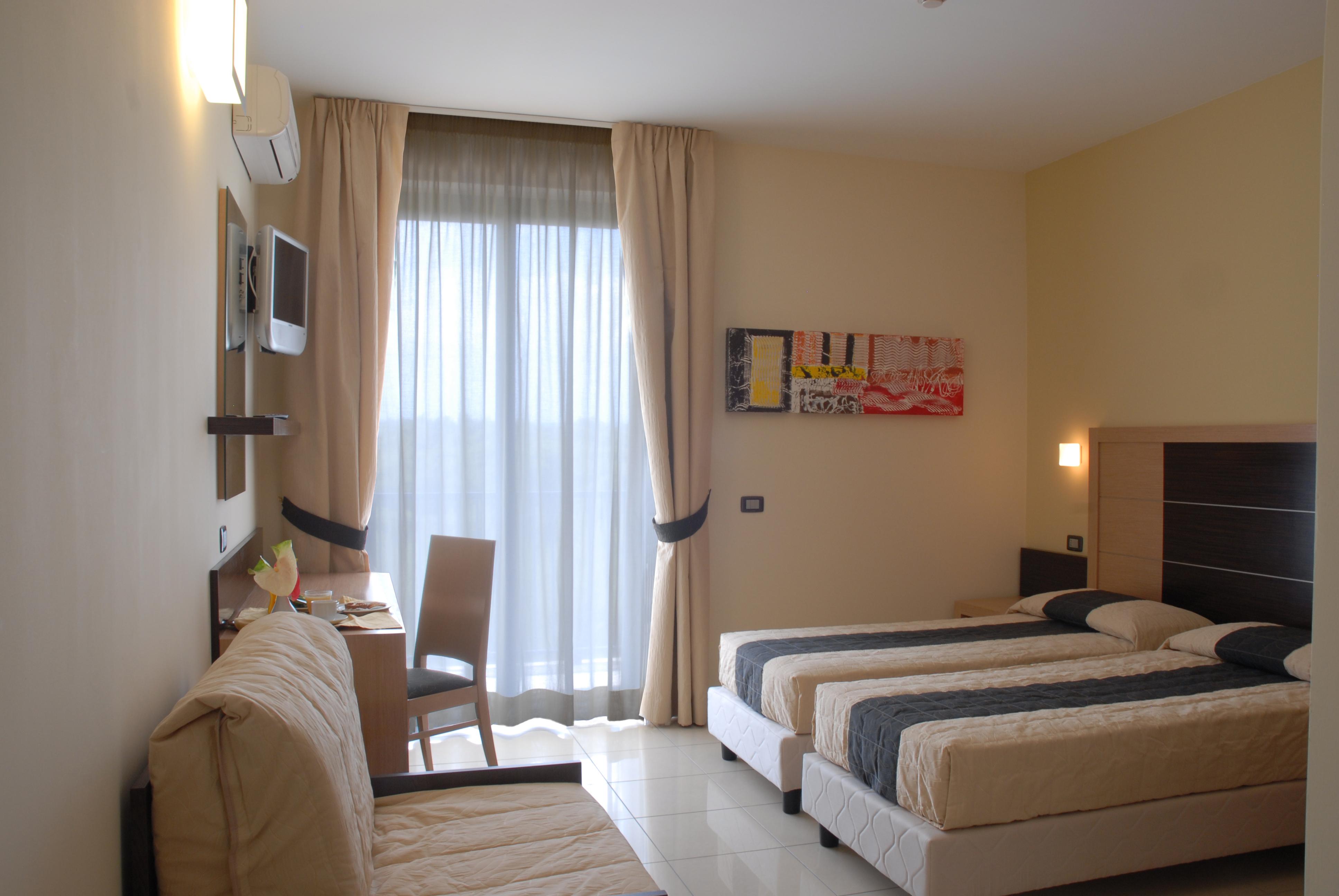 Ticho'S Greenblu Hotel كاستيلانيتا مارينا المظهر الخارجي الصورة