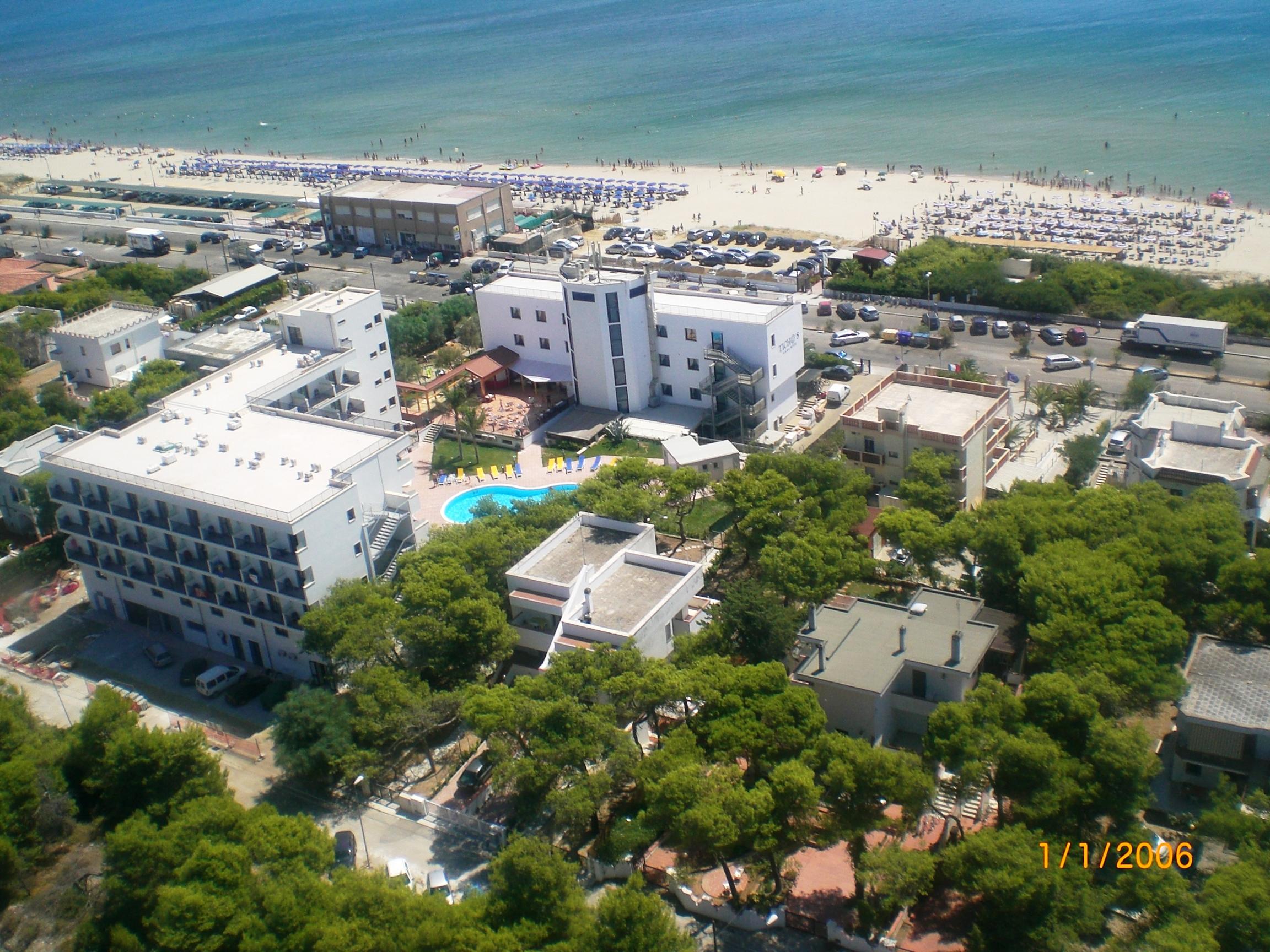 Ticho'S Greenblu Hotel كاستيلانيتا مارينا المظهر الخارجي الصورة