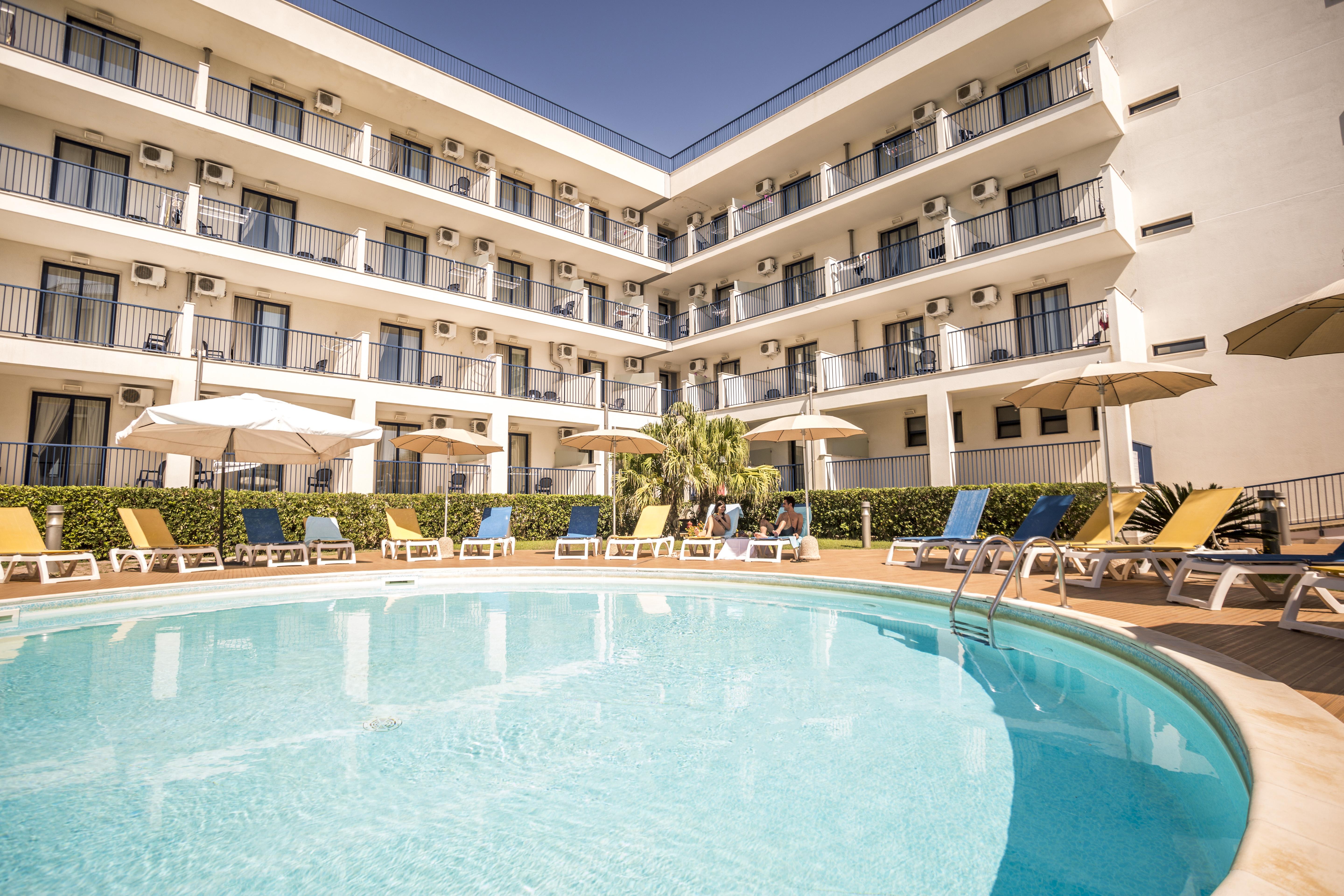 Ticho'S Greenblu Hotel كاستيلانيتا مارينا المظهر الخارجي الصورة