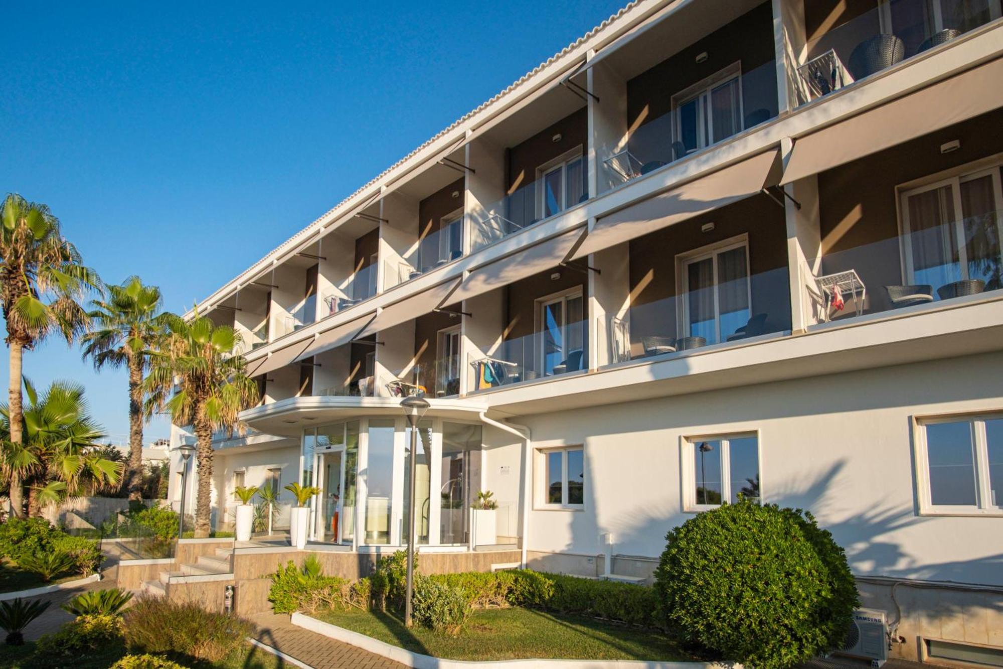Ticho'S Greenblu Hotel كاستيلانيتا مارينا المظهر الخارجي الصورة