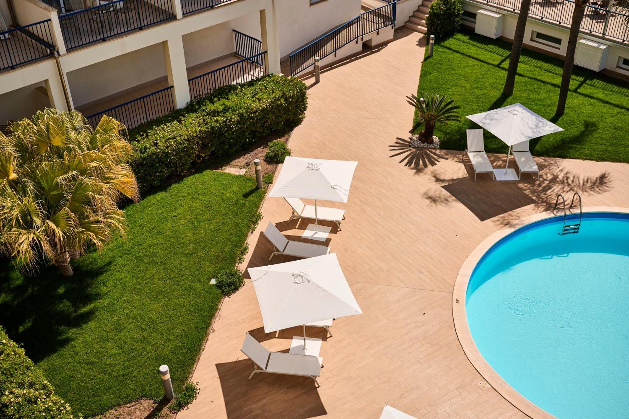 Ticho'S Greenblu Hotel كاستيلانيتا مارينا المظهر الخارجي الصورة